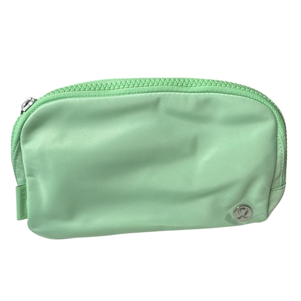 Lululemon Everywhere Belt Bag 1L – Citron Lime 🍋 (NWT) - Picture 3 of 5